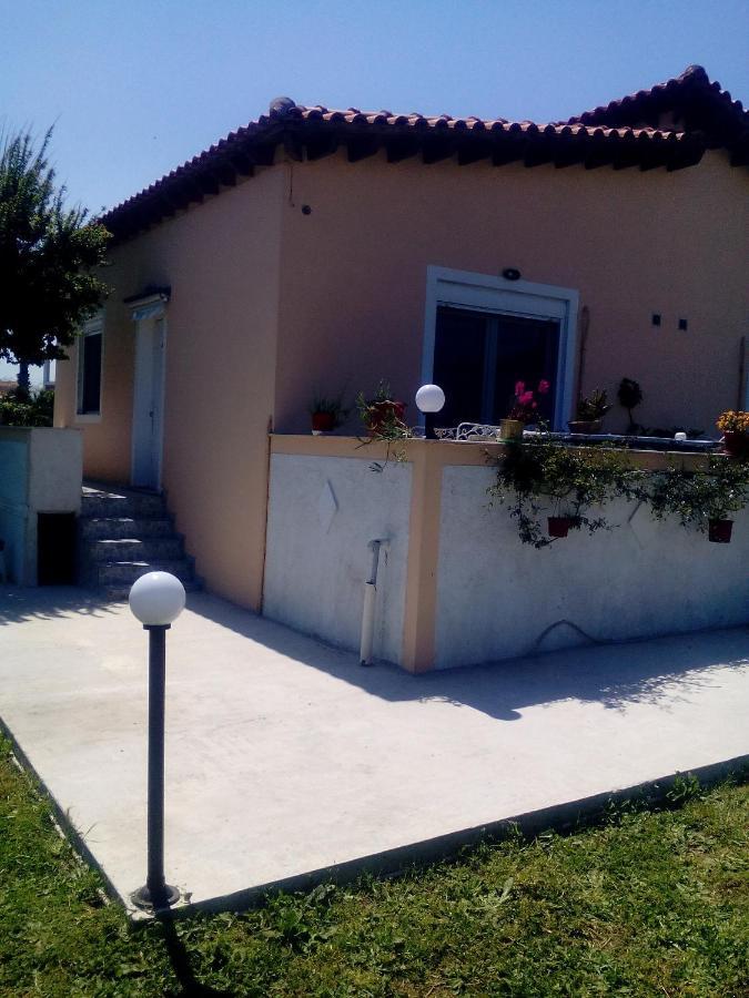 Studios Στουσ Πυργουσ Θερμησ Mytilíni Buitenkant foto
