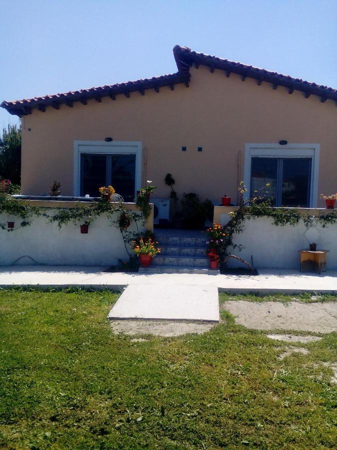 Studios Στουσ Πυργουσ Θερμησ Mytilíni Buitenkant foto