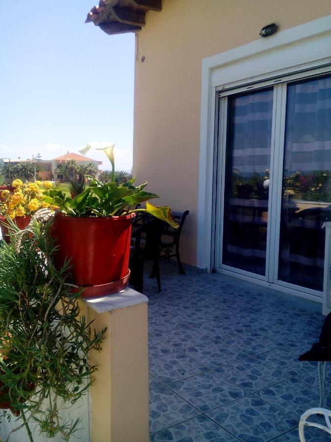Studios Στουσ Πυργουσ Θερμησ Mytilíni Buitenkant foto