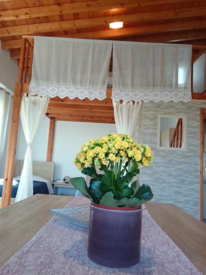 Studios Στουσ Πυργουσ Θερμησ Mytilíni Buitenkant foto