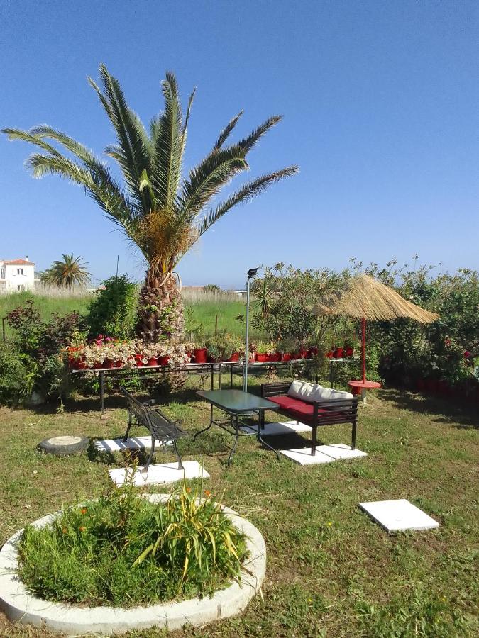 Studios Στουσ Πυργουσ Θερμησ Mytilíni Buitenkant foto