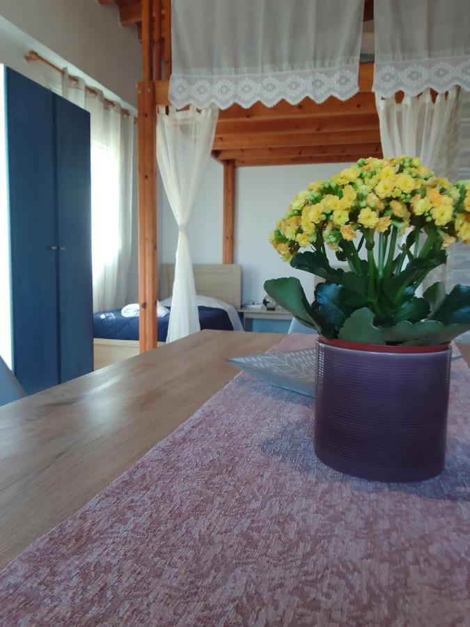 Studios Στουσ Πυργουσ Θερμησ Mytilíni Buitenkant foto