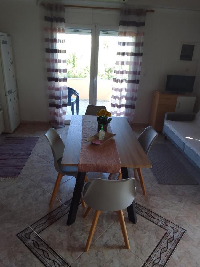 Studios Στουσ Πυργουσ Θερμησ Mytilíni Buitenkant foto