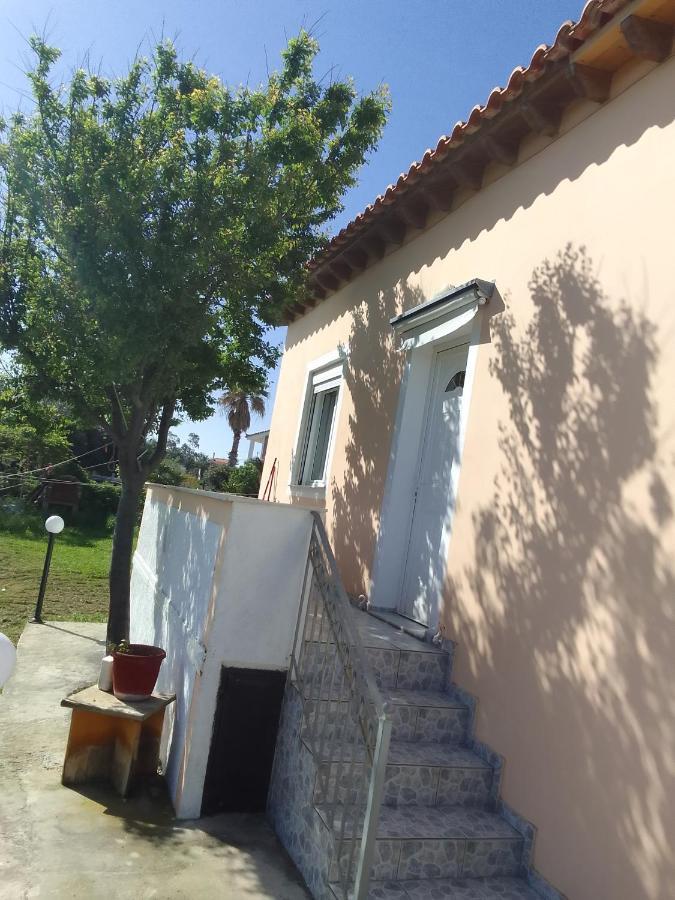 Studios Στουσ Πυργουσ Θερμησ Mytilíni Buitenkant foto