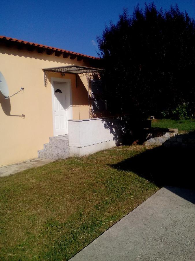 Studios Στουσ Πυργουσ Θερμησ Mytilíni Buitenkant foto